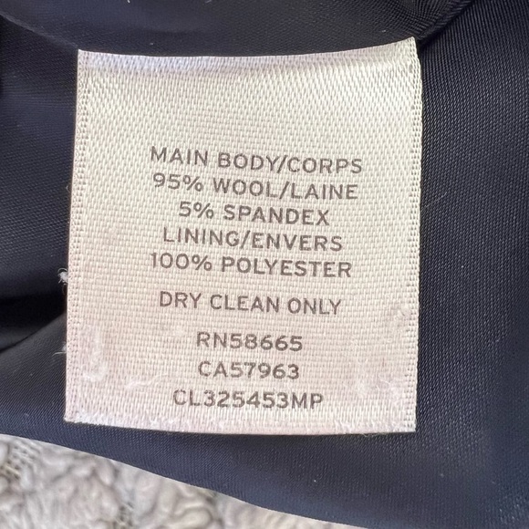 Classiques Entier Black Pin Stripe 2 Button Wool Blazer Women's Size 8 - Picture 7 of 7